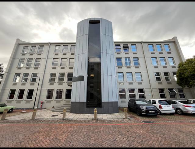 434M² OFFICE TO LET IN RONDEBOSCH